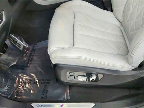 Used 2025 BMW X7 xDrive40i w/ M Sport Package image 37