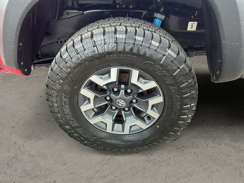 Used 2023 Toyota Tacoma TRD Off-Road w/ TRD Premium Off Road Package image 14