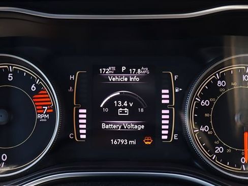 Used 2019 Jeep Cherokee Latitude w/ Popular Appearance Group FWD image 41