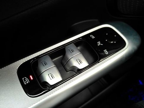 Used 2023 Mercedes-Benz GLC 300 4MATIC image 36