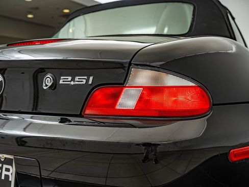 Used 2001 BMW Z3 2.5i RWD image 17