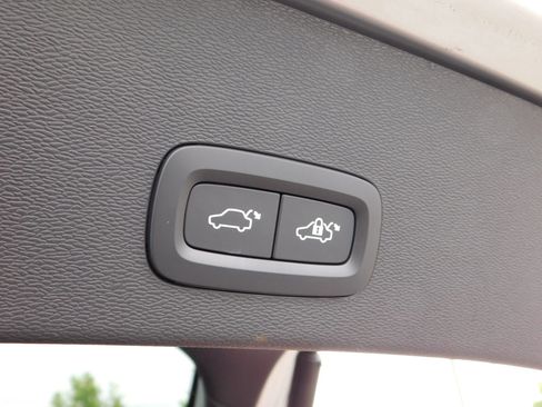 Used 2023 Volvo C40 P8 Recharge Ultimate AWD/4WD image 9