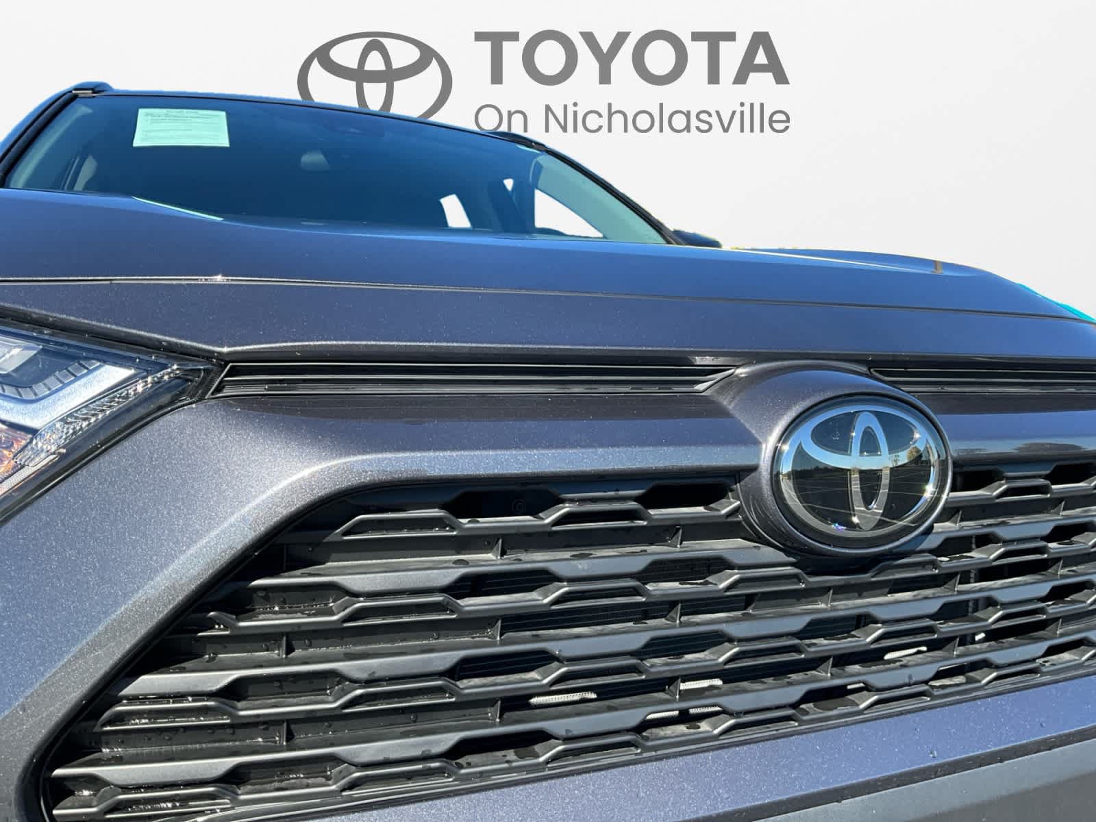 Used 2024 Toyota RAV4 XLE AWD/4WD image 9