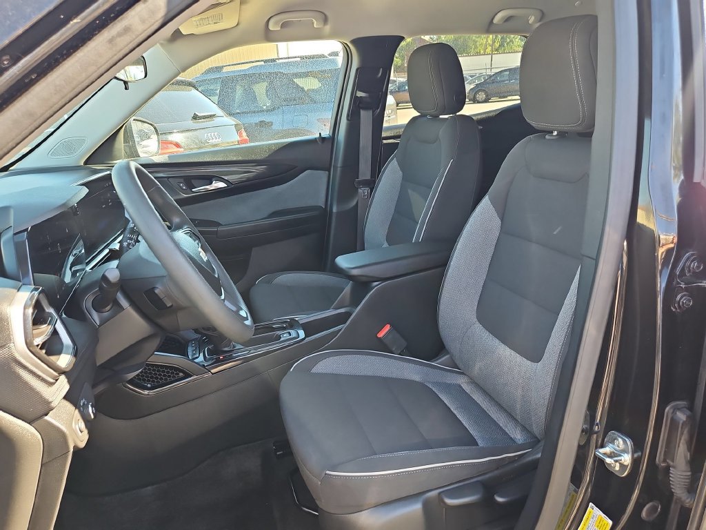 Used 2025 Chevrolet TrailBlazer LT AWD/4WD image 25
