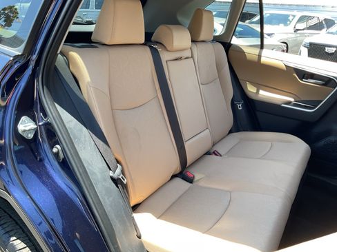 Used 2025 Toyota RAV4 XLE AWD/4WD image 20