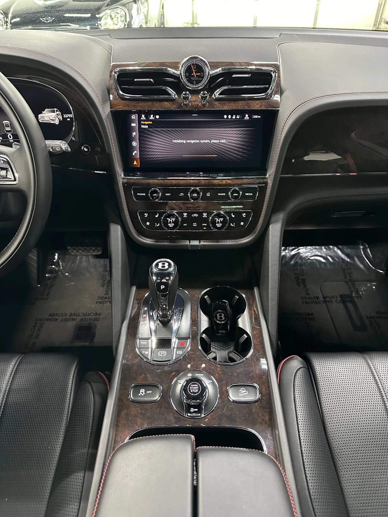 Used 2021 Bentley Bentayga AWD/4WD image 3