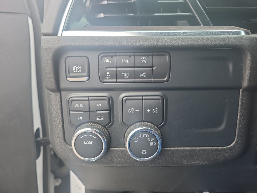 Used 2025 Chevrolet Tahoe LT AWD/4WD image 20