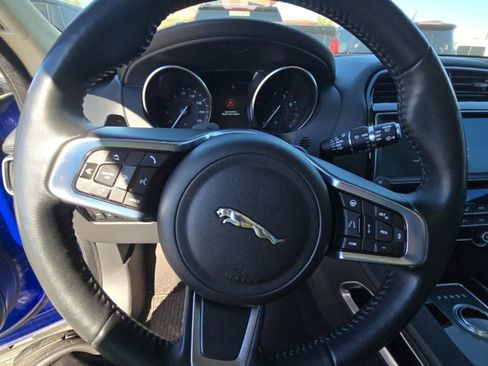 Used 2020 Jaguar F-PACE Prestige image 10