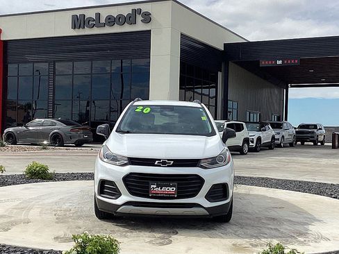 Used 2020 Chevrolet Trax LT w/ Redline Edition image 2