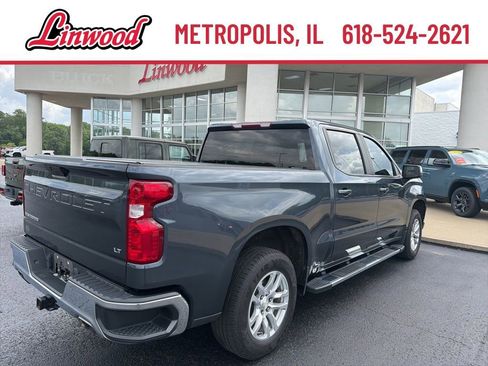 Used 2022 Chevrolet Silverado 1500 LT AWD/4WD image 7