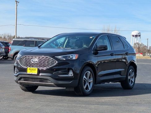 Used 2024 Ford Edge SEL w/ Convenience Package AWD/4WD image 3