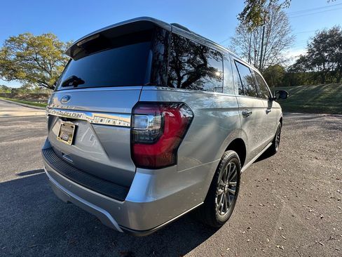 Used 2021 Ford Expedition Limited image 37