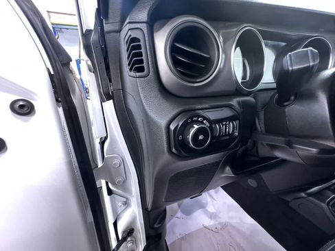 Used 2021 Jeep Wrangler Unlimited Sport image 16