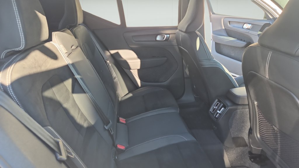 Used 2023 Volvo XC40 Recharge Plus w/ Protection Package Premier AWD/4WD image 9