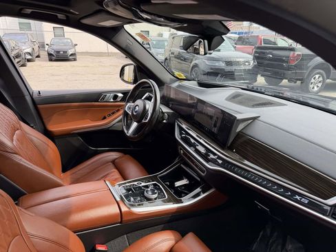 Used 2024 BMW X5 xDrive50e w/ Executive Package image 11