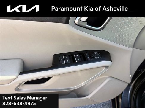 Used 2020 Kia Soul LX FWD image 21