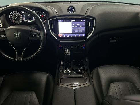 Used 2021 Maserati Ghibli RWD image 19