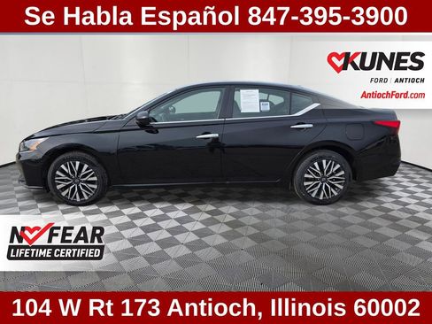 Used 2024 Nissan Altima 2.5 SV AWD/4WD image 7