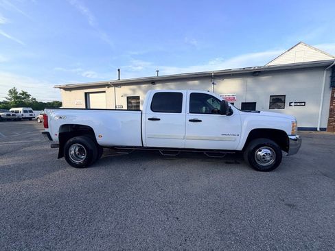 Used 2007 Chevrolet Silverado 3500 LT AWD/4WD image 32