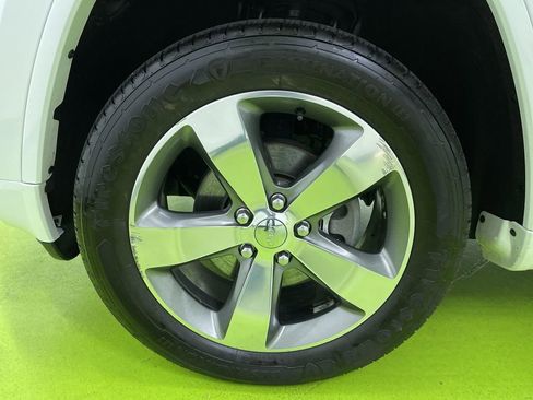 Used 2015 Jeep Grand Cherokee Overland w/ Advanced Technology Group image 16