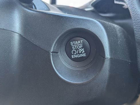 Used 2020 Jeep Compass Latitude image 17