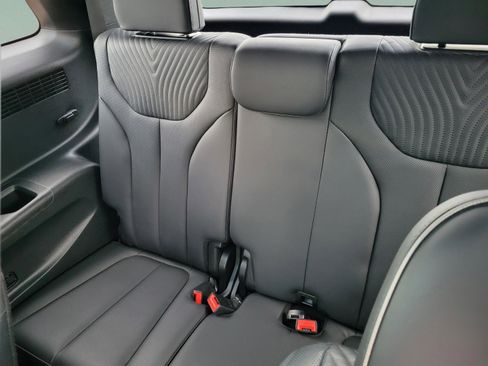 Used 2024 Hyundai Palisade Calligraphy image 8