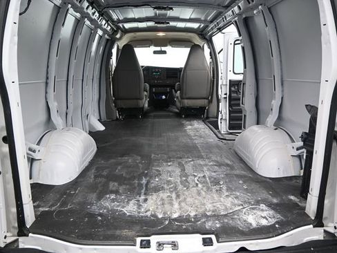 Used 2020 Chevrolet Express 2500 w/ Driver Convenience Package image 10