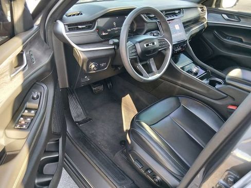 Used 2024 Jeep Grand Cherokee L Limited w/ Black Appearance Package RWD image 9