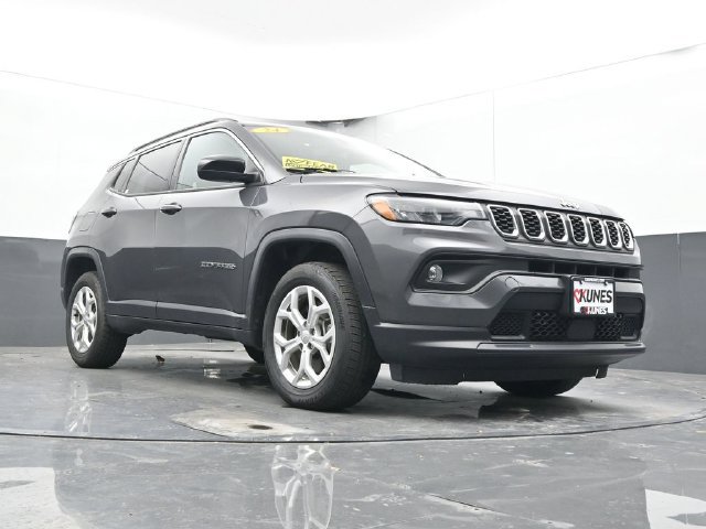Used 2024 Jeep Compass Latitude AWD/4WD image 43