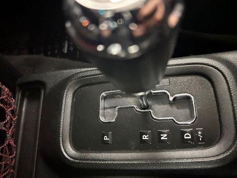 Used 2017 Jeep Wrangler Unlimited Rubicon AWD/4WD image 26