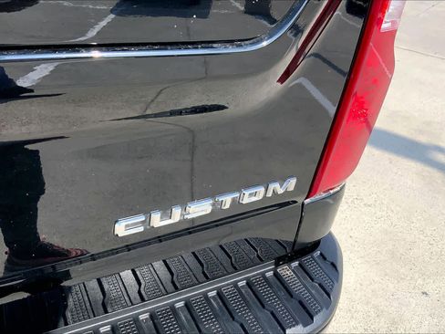 Used 2024 Chevrolet Silverado 2500 Custom w/ Custom Value Package AWD/4WD image 10