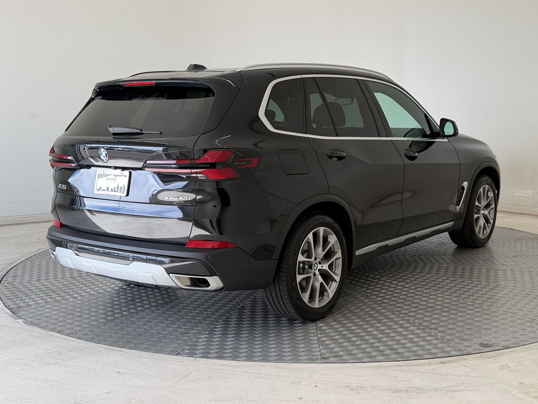 Used 2026 BMW X5 xDrive40i AWD/4WD image 9