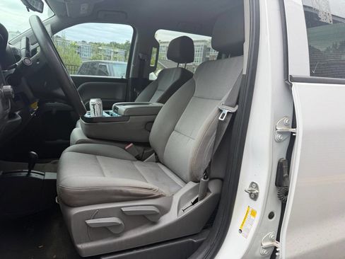 Used 2018 Chevrolet Silverado 1500 Custom w/ Custom Value Package AWD/4WD image 9
