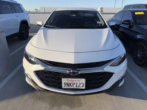 Used 2025 Chevrolet Malibu RS image 1