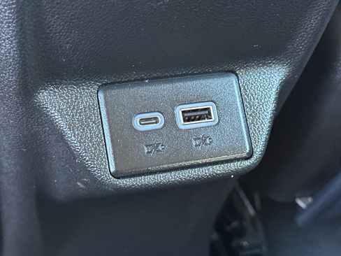 Used 2022 Chevrolet Bolt EUV Premier image 22