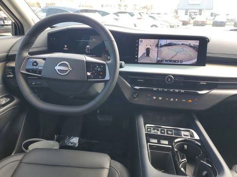Certified 2025 Nissan Murano SL image 16