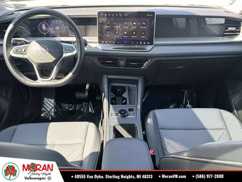 Used 2025 Volkswagen Tiguan SE w/ Panoramic Sunroof Package AWD/4WD image 14