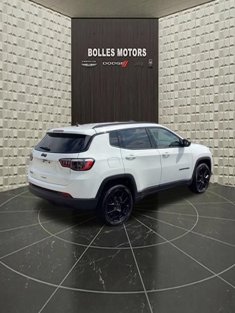 Certified 2025 Jeep Compass Latitude w/ Convenience Group AWD/4WD image 4