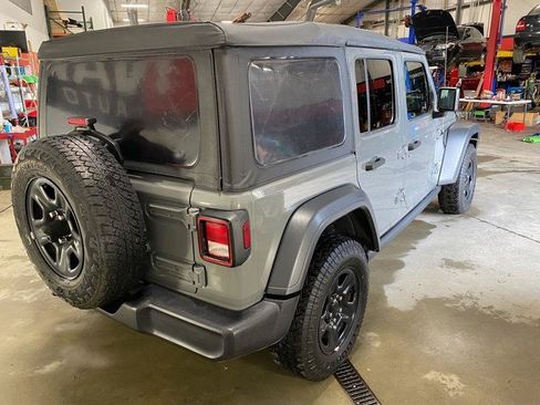 Used 2018 Jeep Wrangler Unlimited Sport AWD/4WD image 6