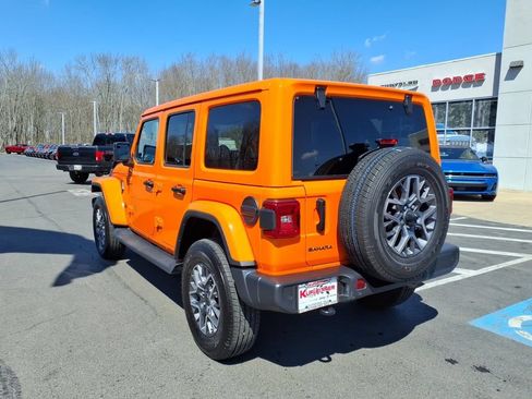 Used 2025 Jeep Wrangler Unlimited Sahara AWD/4WD image 8