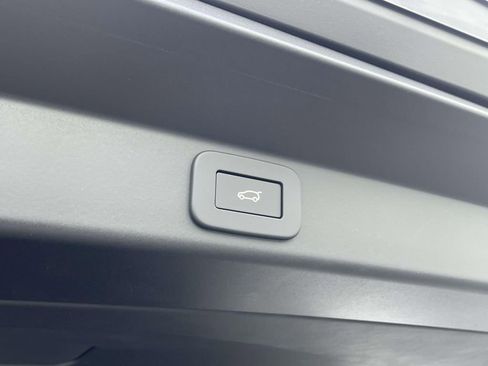 New 2026 Land Rover Range Rover Sport Dynamic SE AWD/4WD image 18