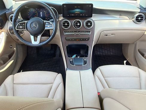 Used 2022 Mercedes-Benz GLC 300 4MATIC w/ Premium Package Lite image 9