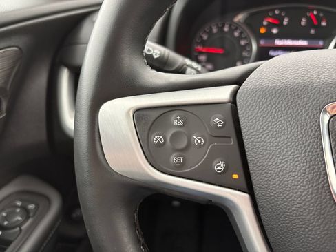Used 2024 GMC Terrain SLT AWD/4WD image 15