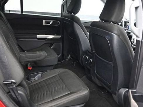 Used 2020 Ford Explorer XLT image 15