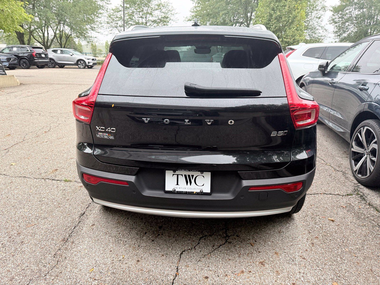 Used 2023 Volvo XC40 B5 Plus w/ Driver Assist Package AWD/4WD image 7