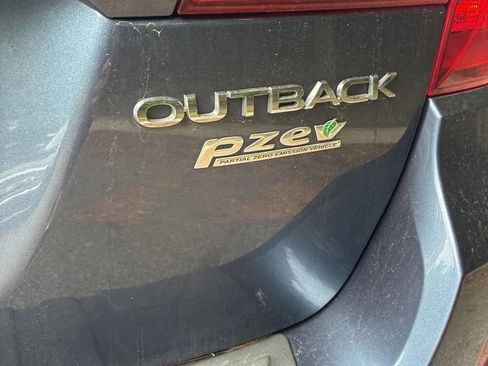 Used 2015 Subaru Outback 2.5i Limited AWD/4WD image 21