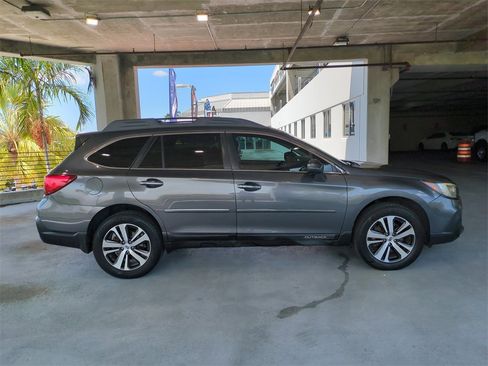 Used 2018 Subaru Outback 2.5i Limited image 4