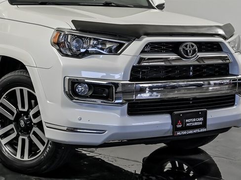 Used 2018 Toyota 4Runner Limited AWD/4WD image 2