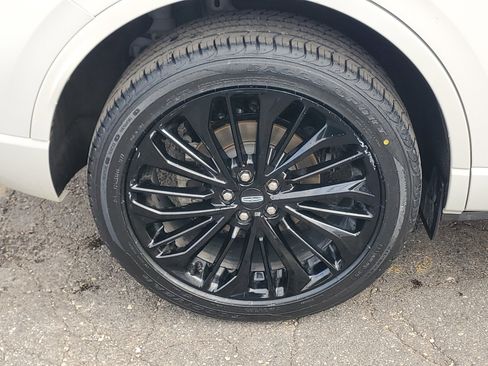 Certified 2023 Lincoln Corsair Reserve w/ Equipment Group 201A image 7