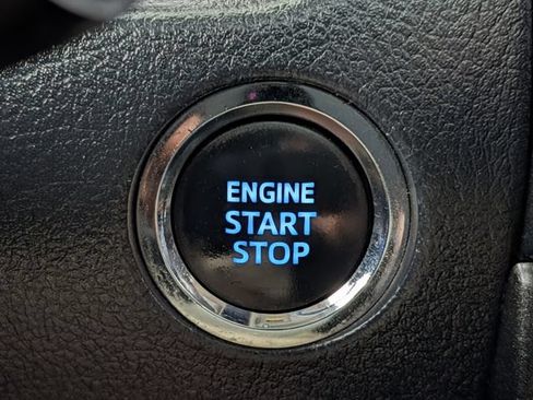 Used 2021 Toyota 4Runner Venture w/ Moonroof Package AWD/4WD image 22